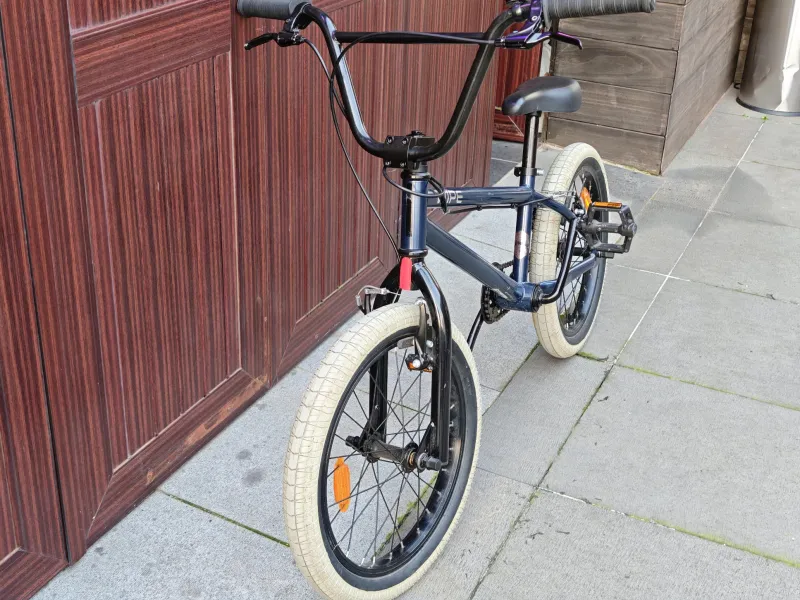 bicicletă pentru copii Btwin BMX 18” WIPE 500 – stare excelentă